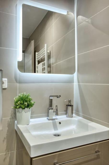 Amazing Apart New Bastille 3 Bedrooms 2 Bathrooms París Exterior foto